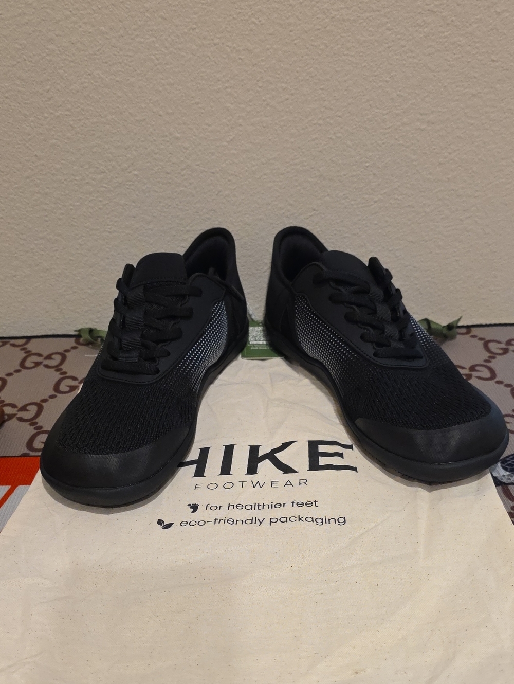 Hike Unisex Black Lightweight Athletic Sneakers